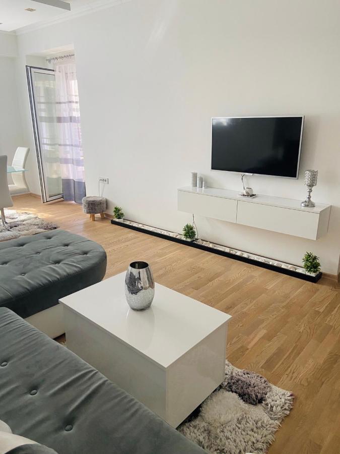 Royal King Apartment Kumanovo Buitenkant foto