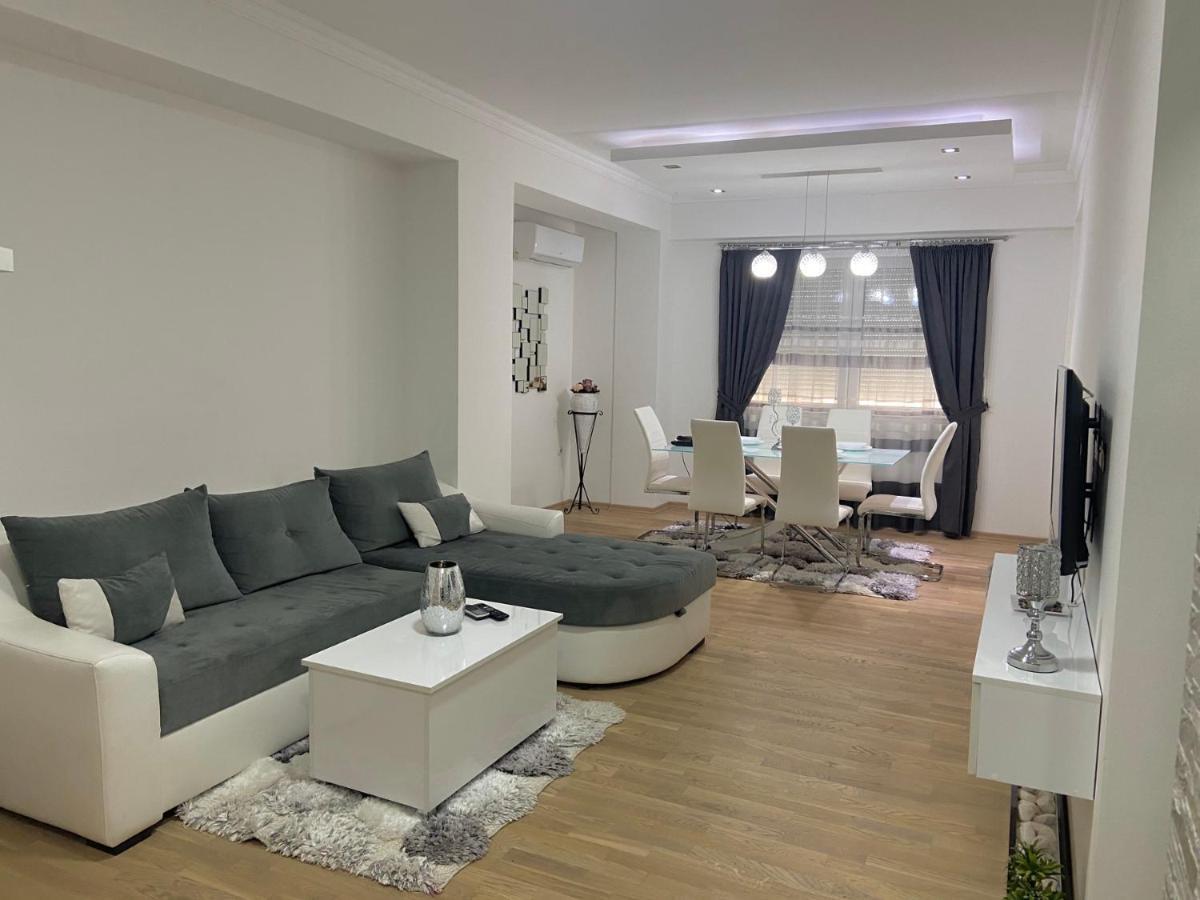 Royal King Apartment Kumanovo Buitenkant foto